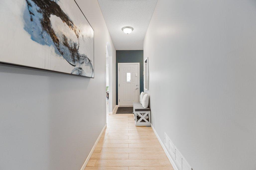 342 Roosevelt Street S