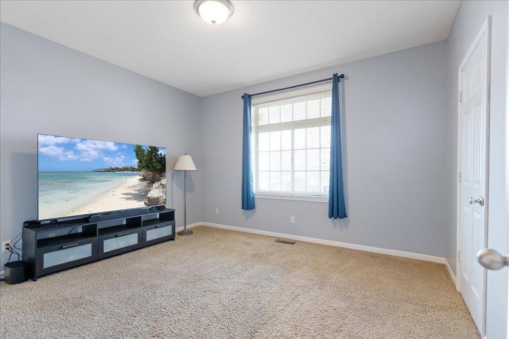 342 Roosevelt Street S