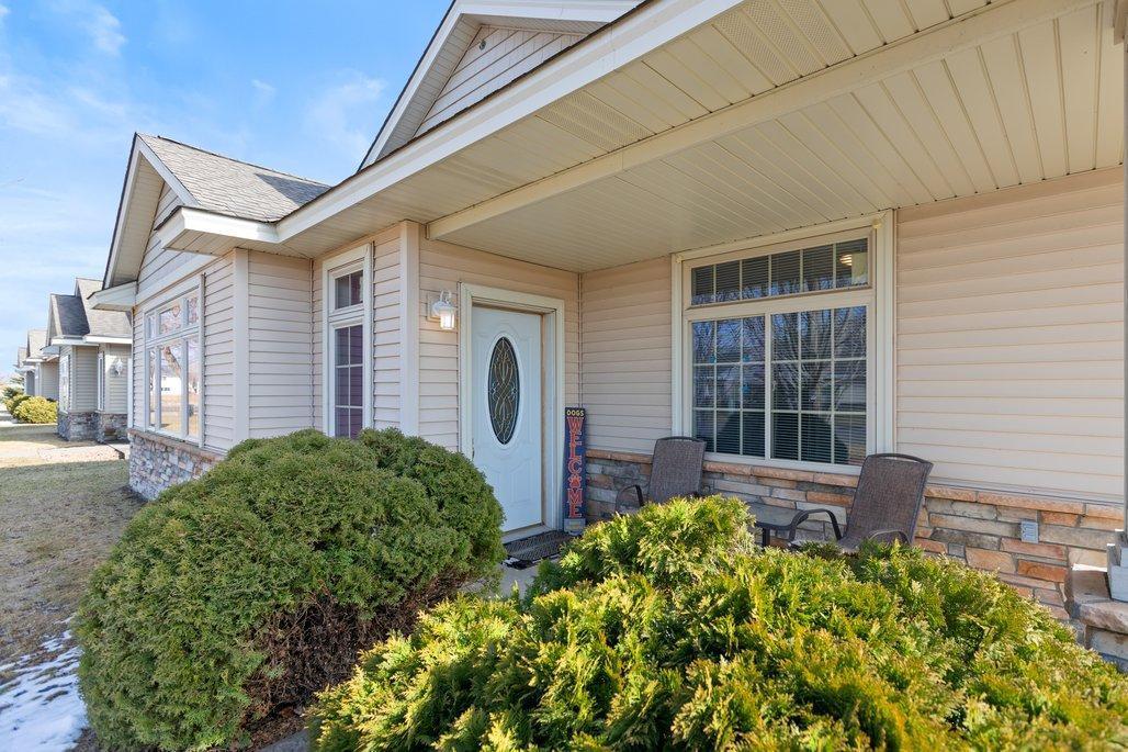 342 Roosevelt Street S