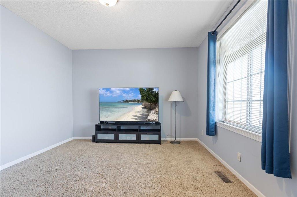 342 Roosevelt Street S