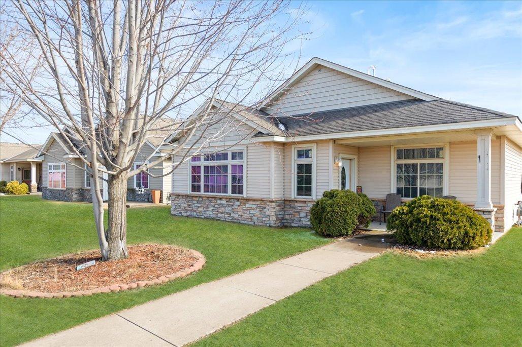 342 Roosevelt Street S