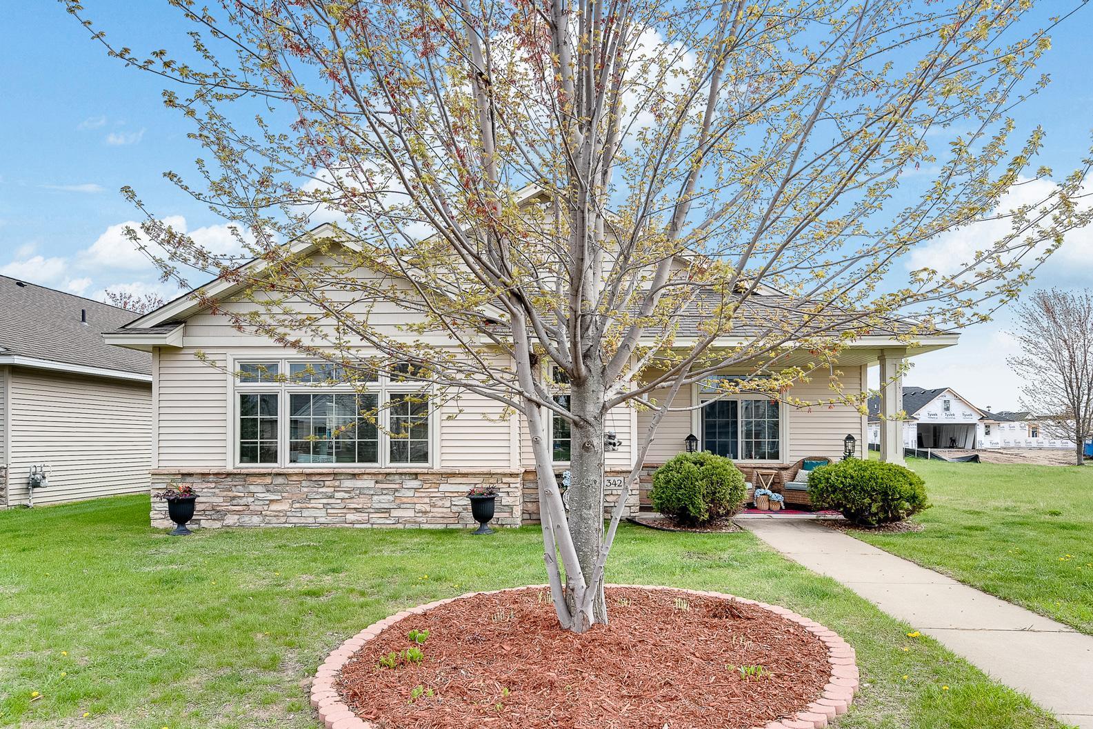 342 Roosevelt Street S