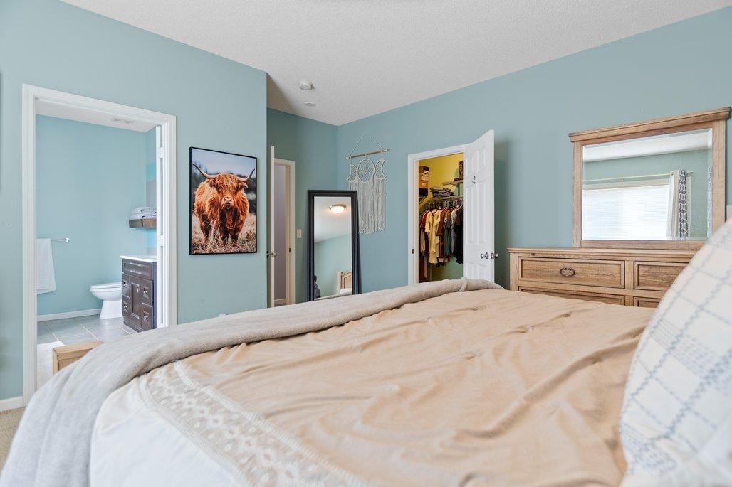 342 Roosevelt Street S