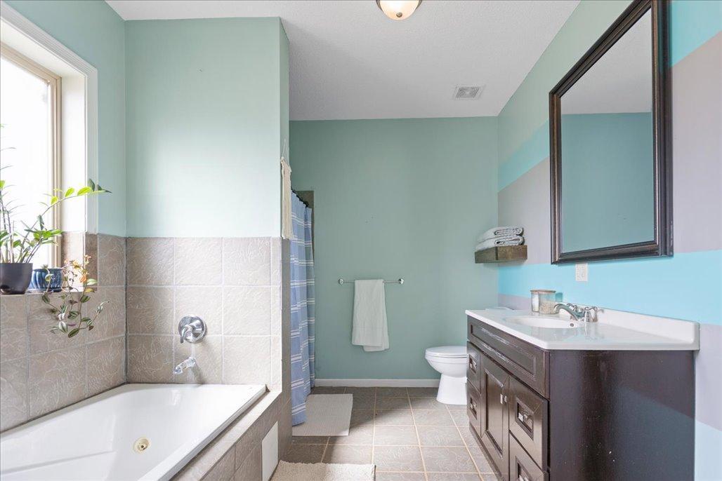 342 Roosevelt Street S