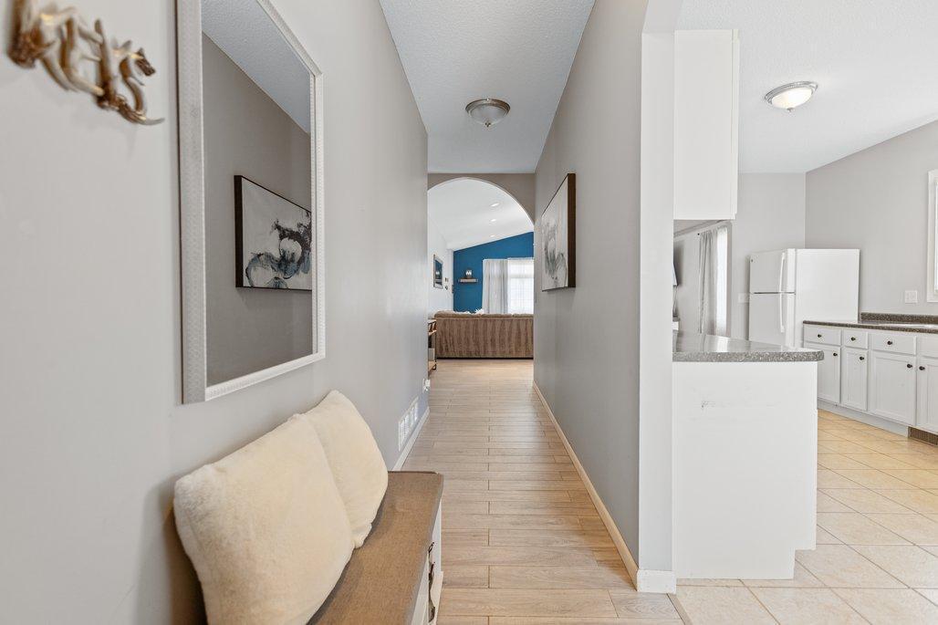 342 Roosevelt Street S