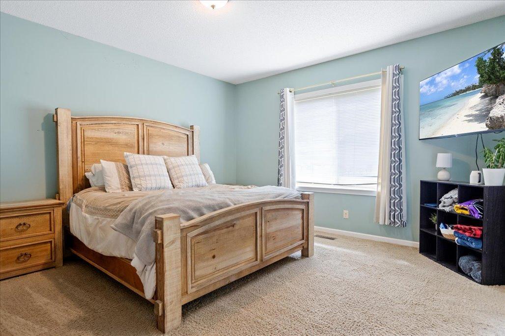 342 Roosevelt Street S