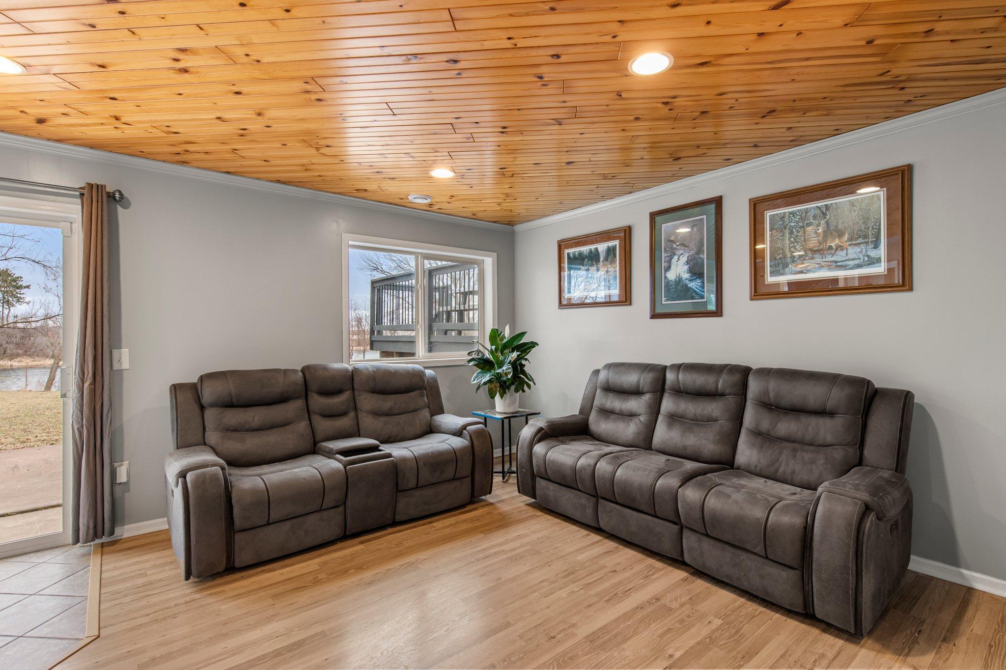 2729 319th Lane NE