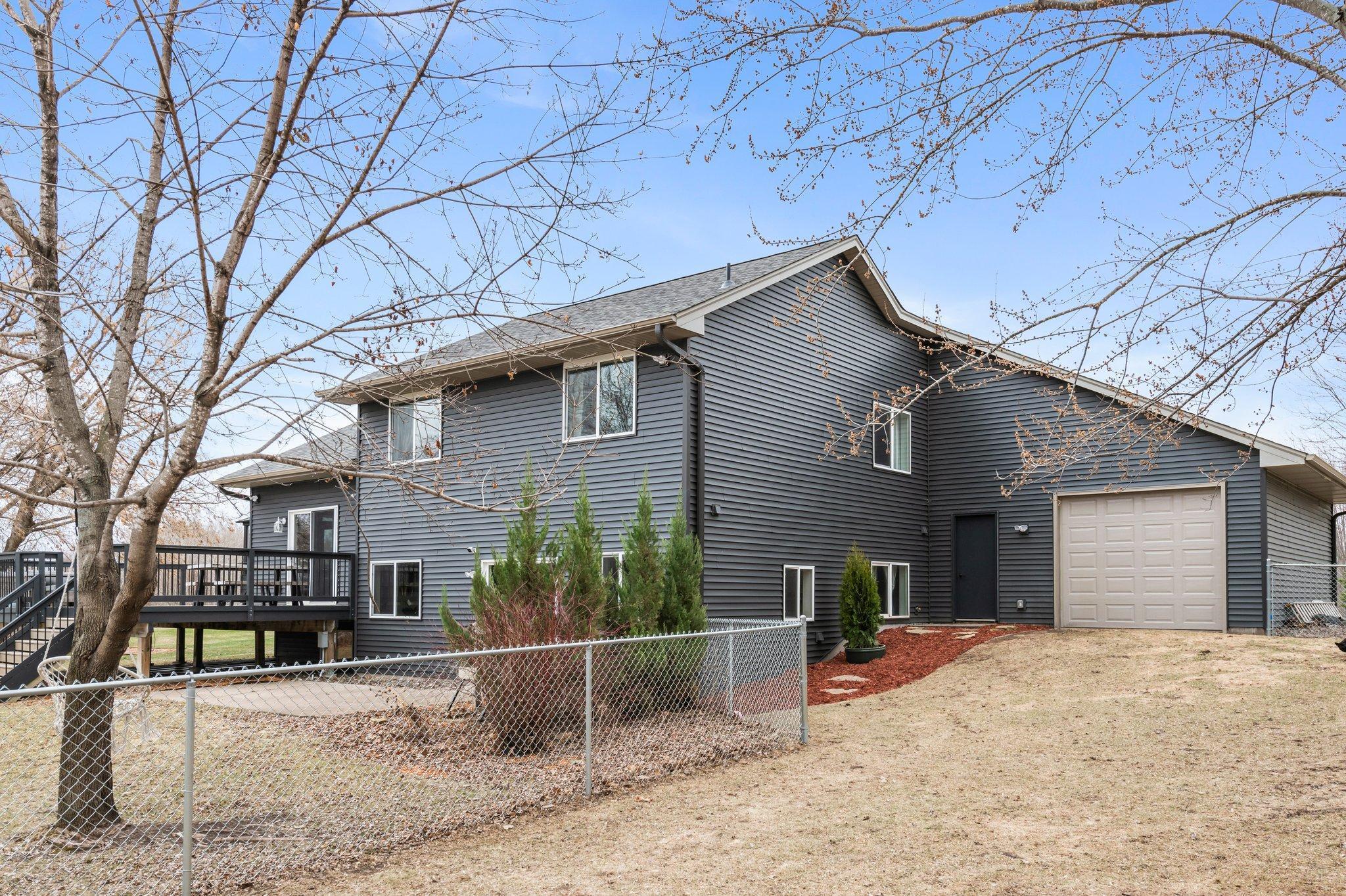 2729 319th Lane NE