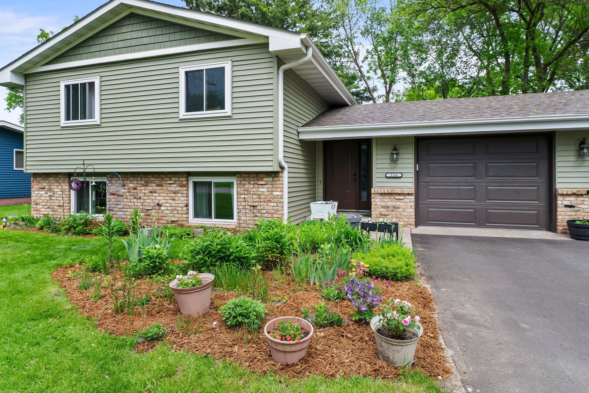 216 Richard Avenue SE