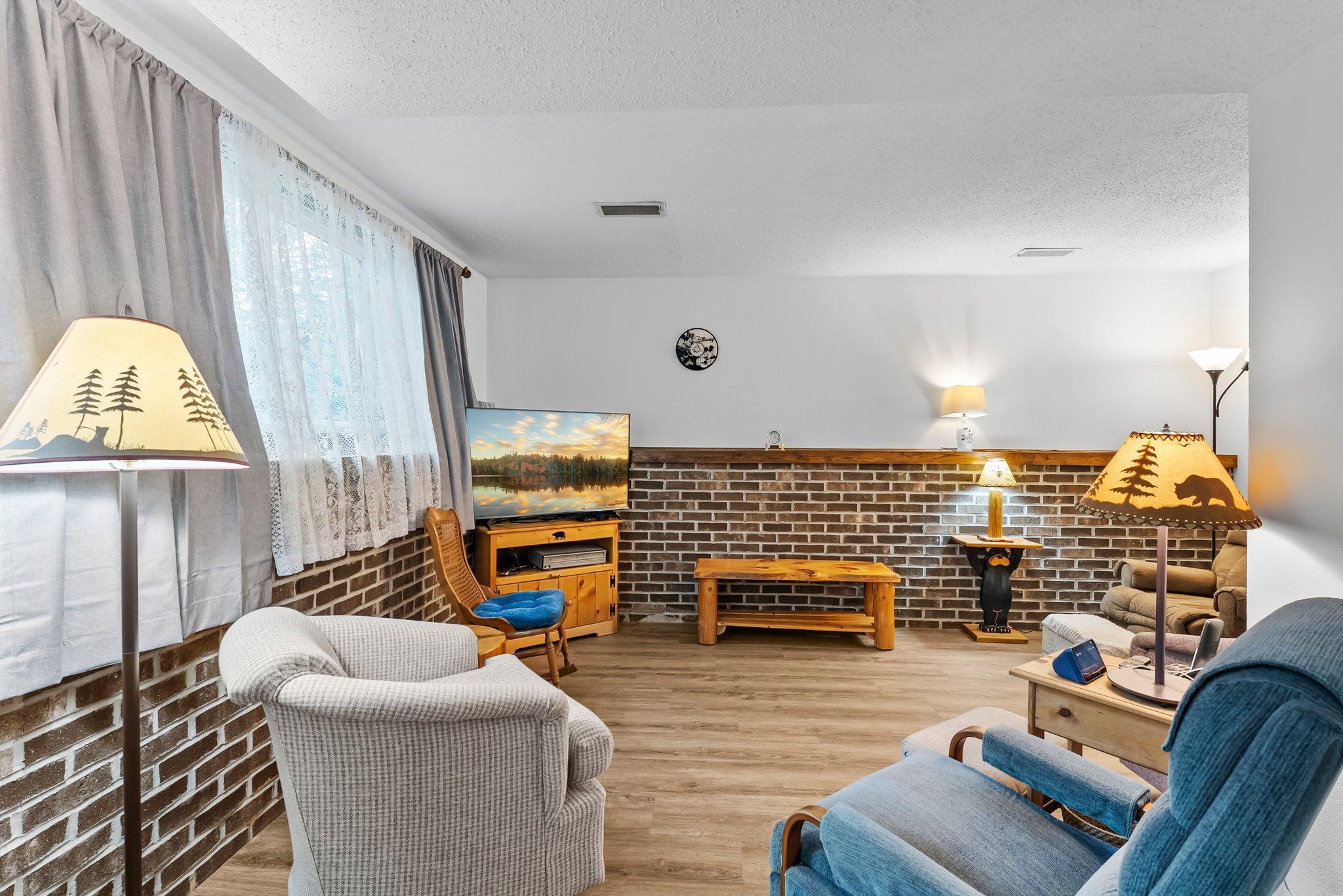 216 Richard Avenue SE