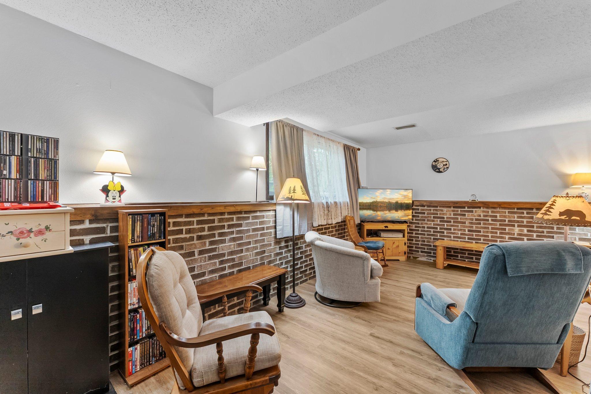 216 Richard Avenue SE