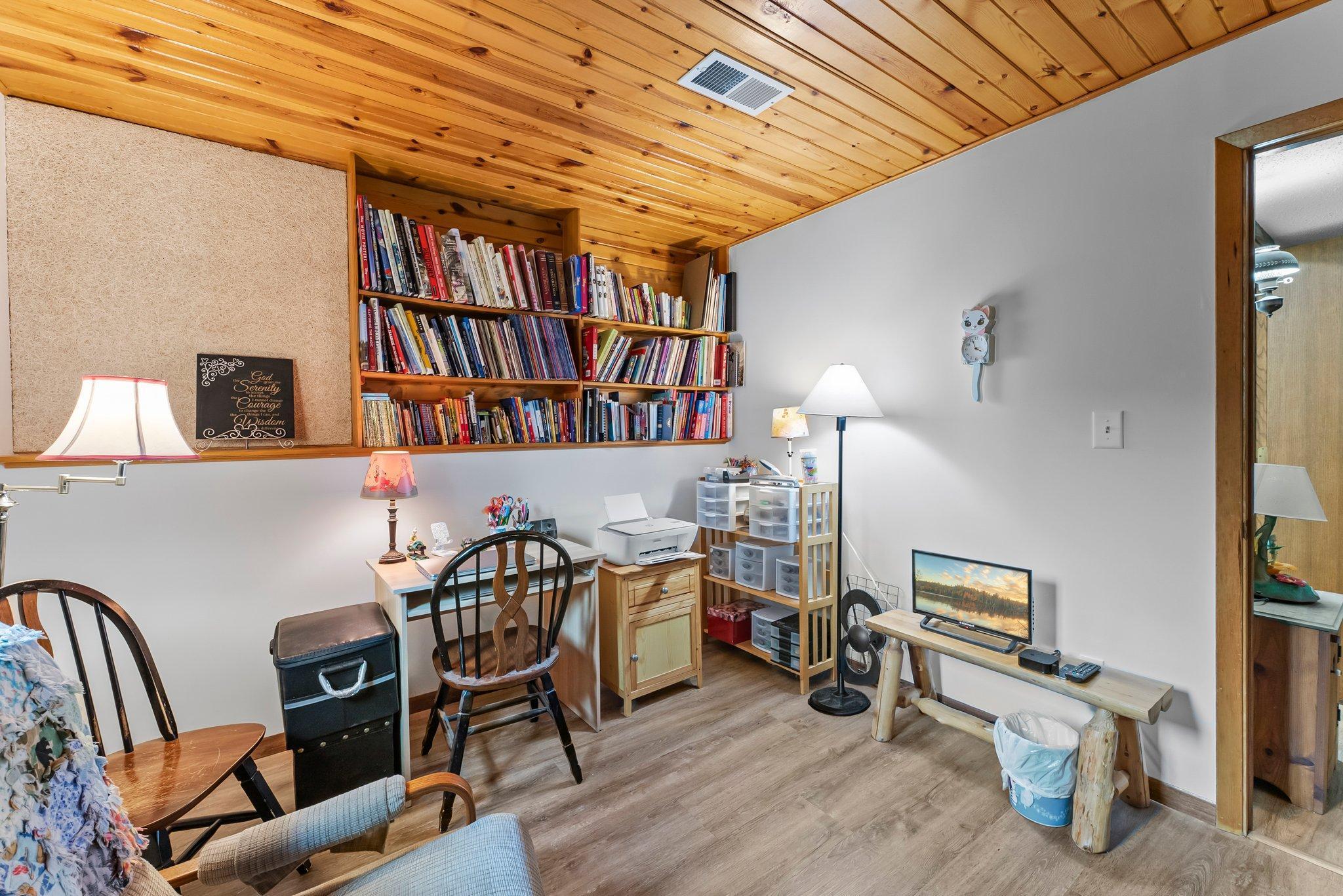 216 Richard Avenue SE