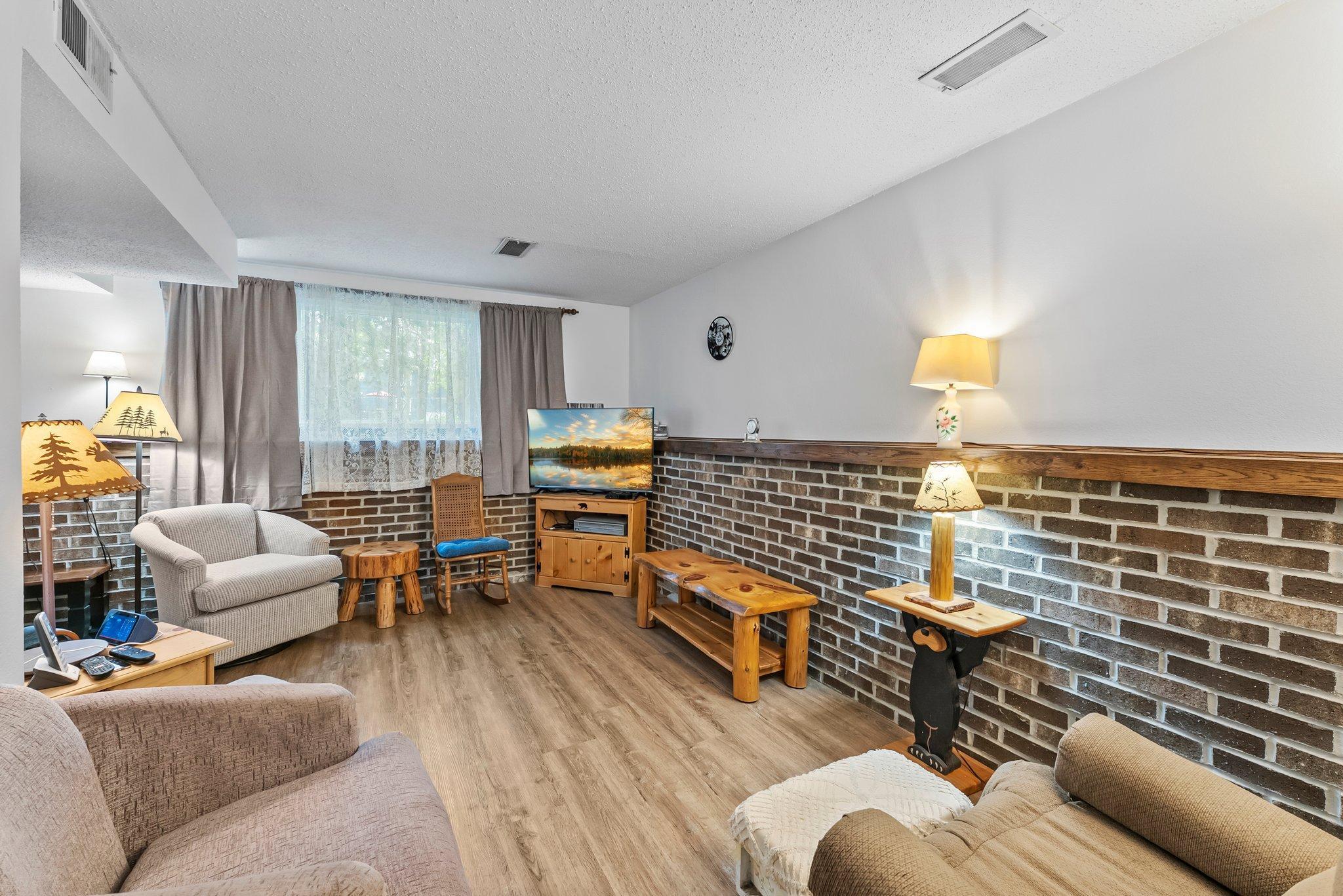 216 Richard Avenue SE