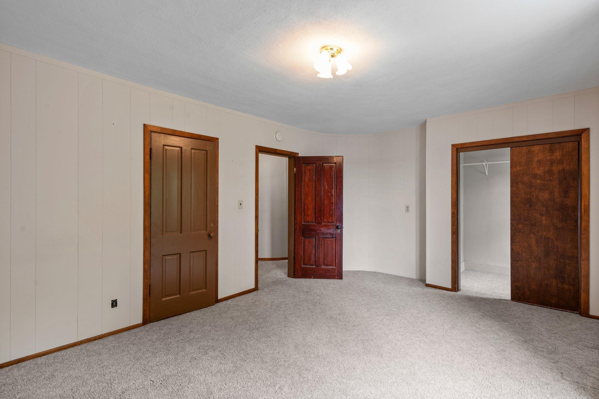 52905 Deerwood Avenue