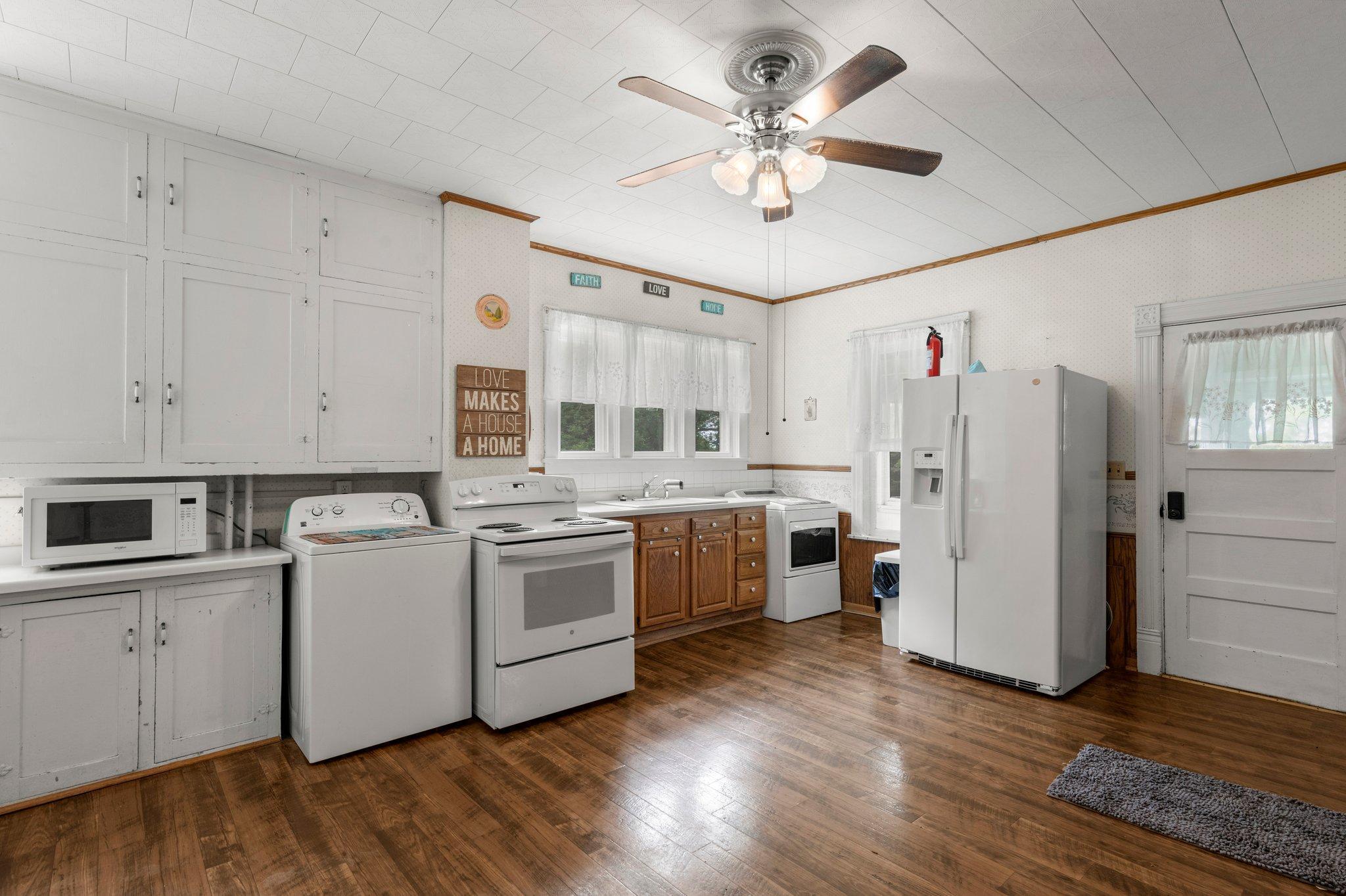 52905 Deerwood Avenue