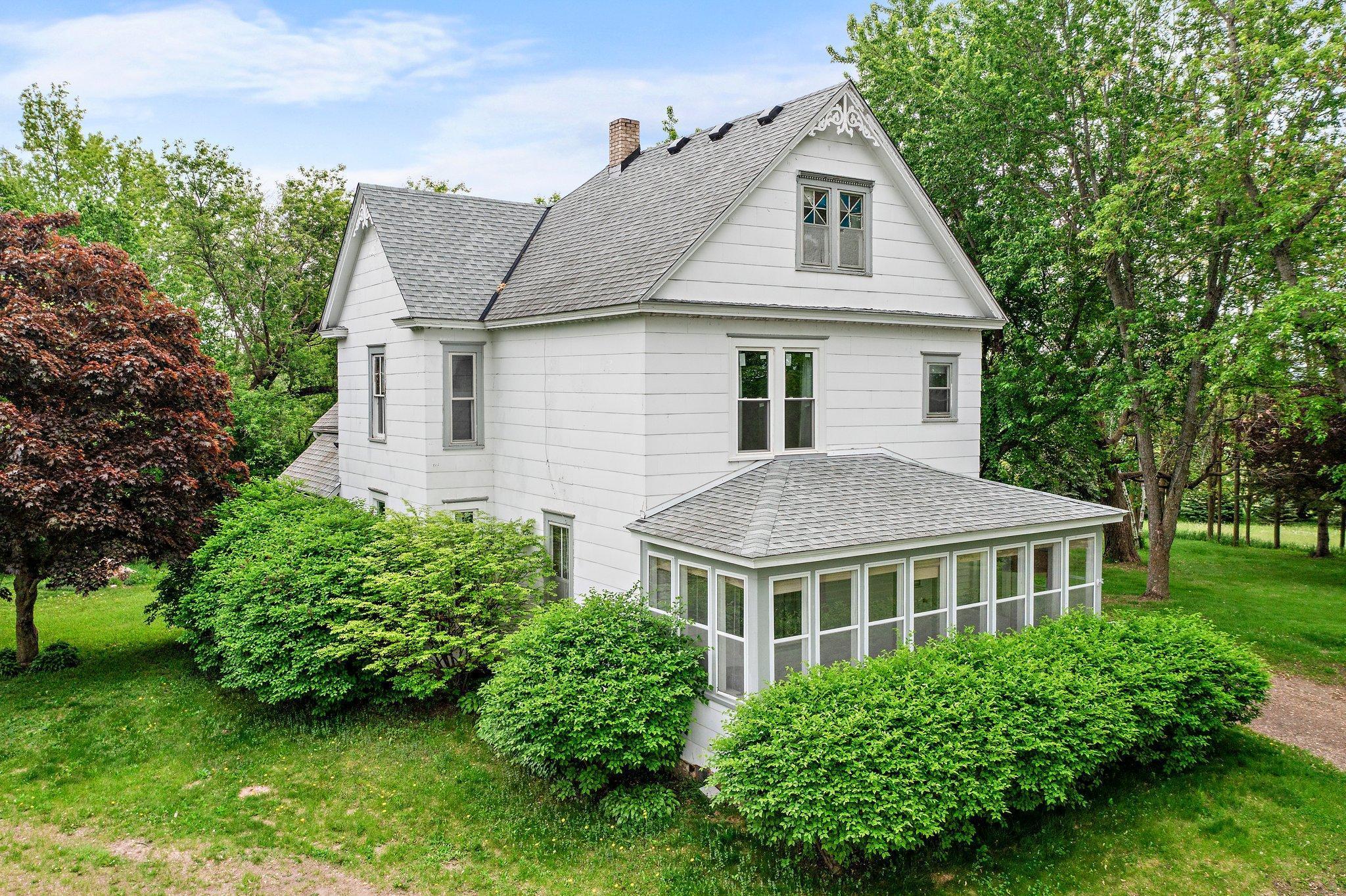 52905 Deerwood Avenue