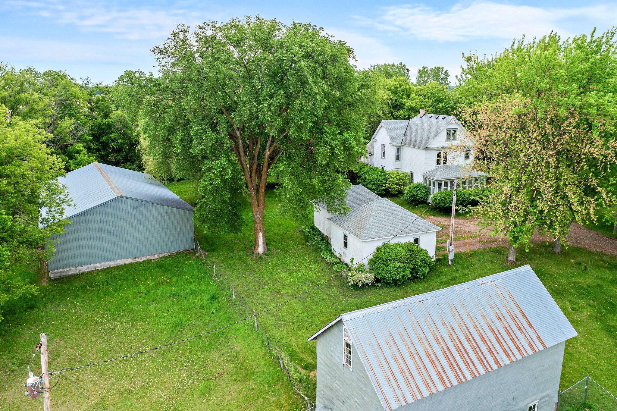 52905 Deerwood Avenue