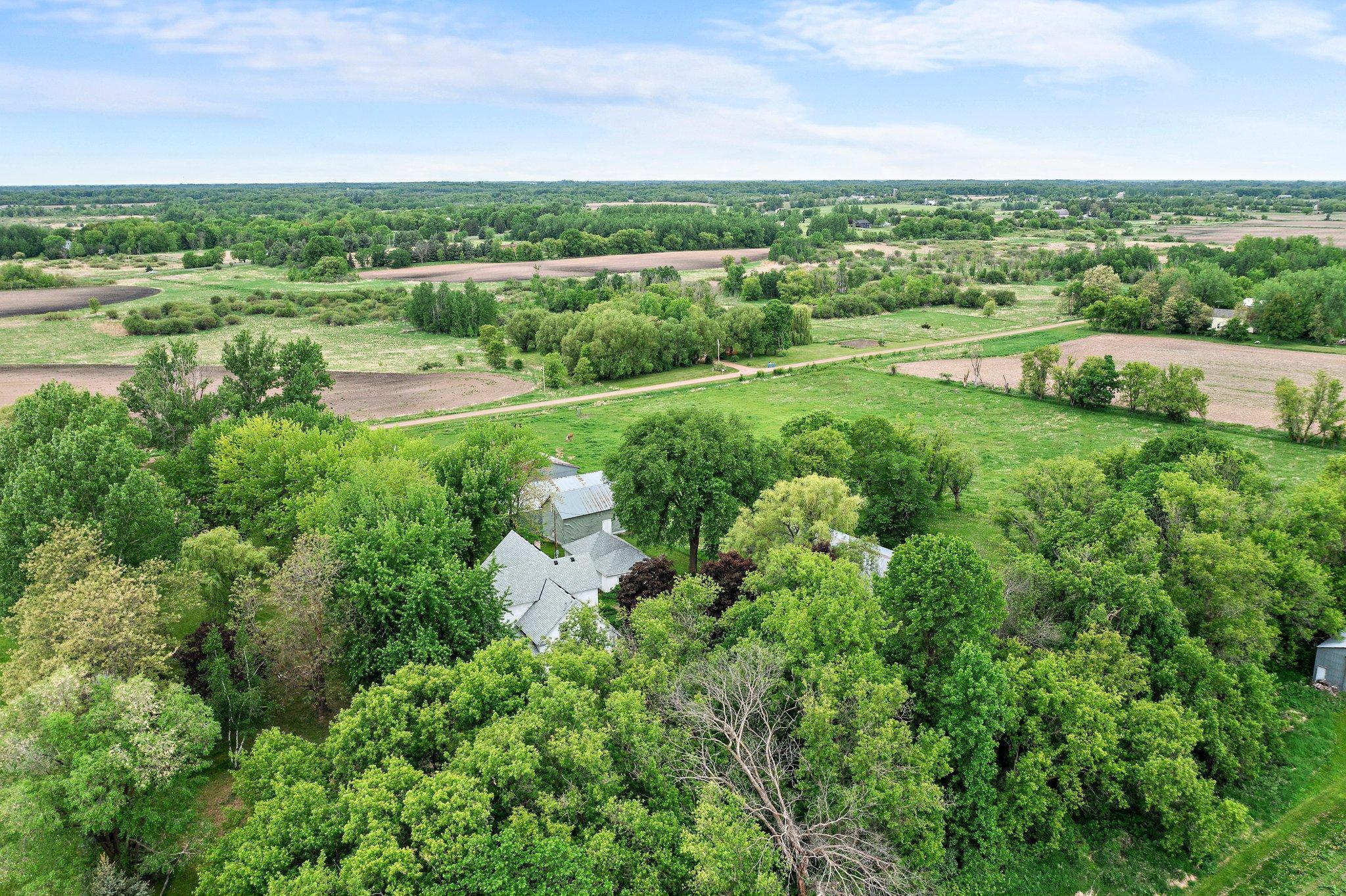 52905 Deerwood Avenue