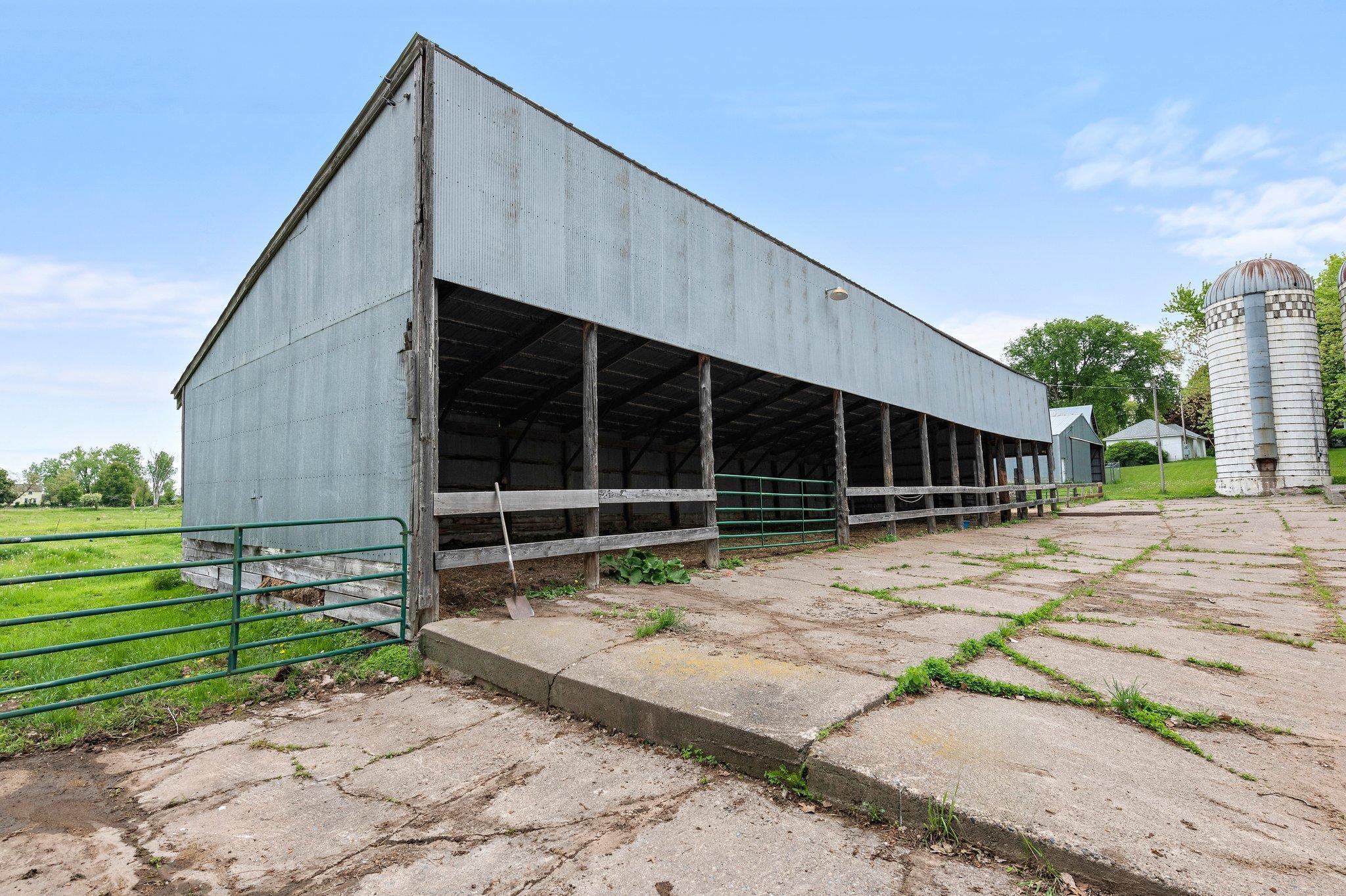 52905 Deerwood Avenue