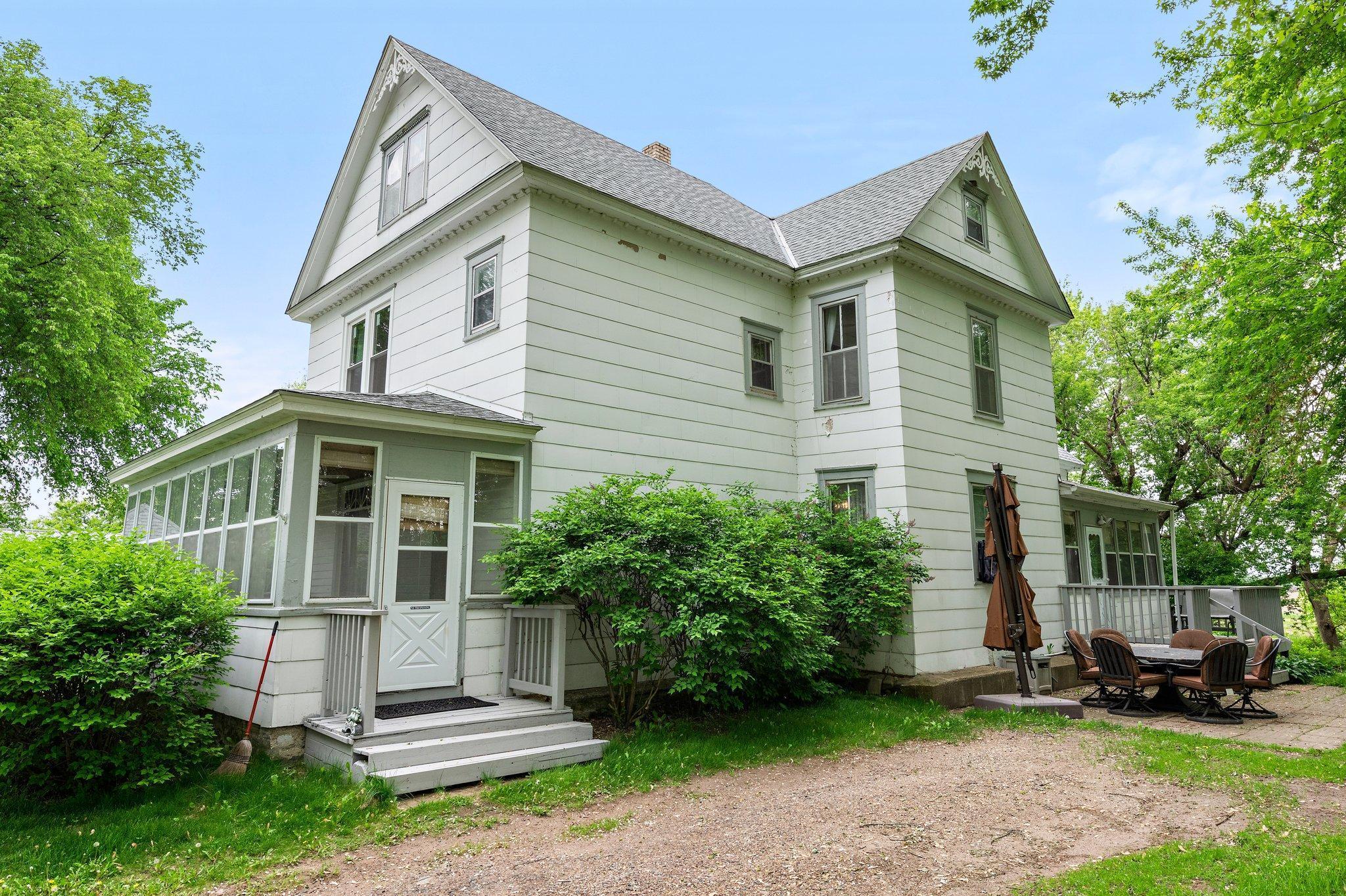 52905 Deerwood Avenue