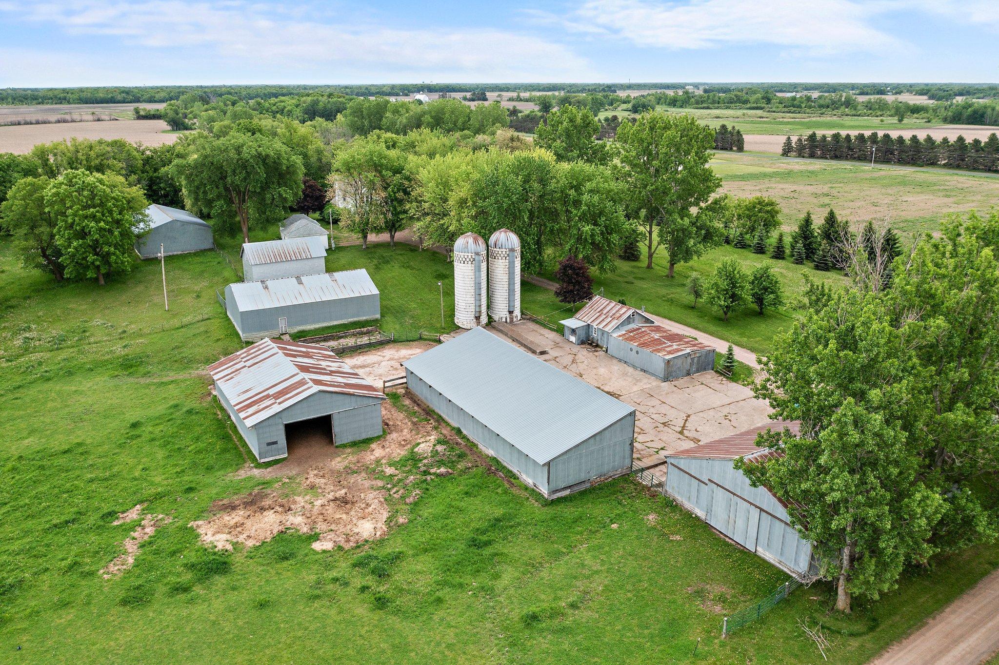 52905 Deerwood Avenue