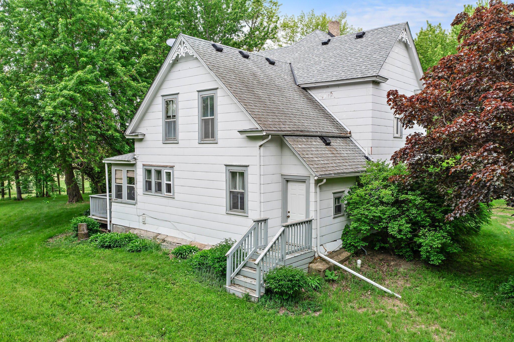 52905 Deerwood Avenue