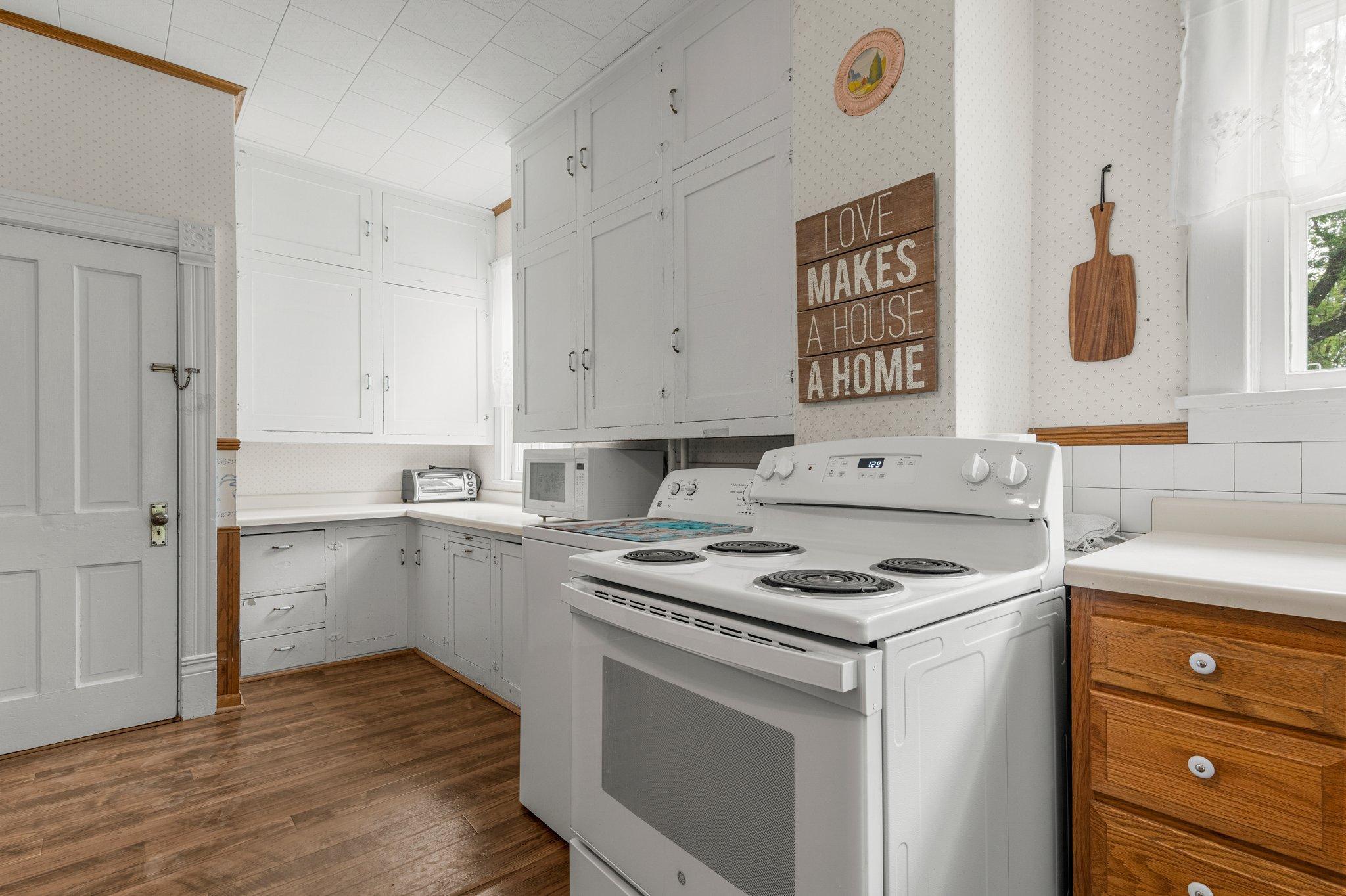 52905 Deerwood Avenue