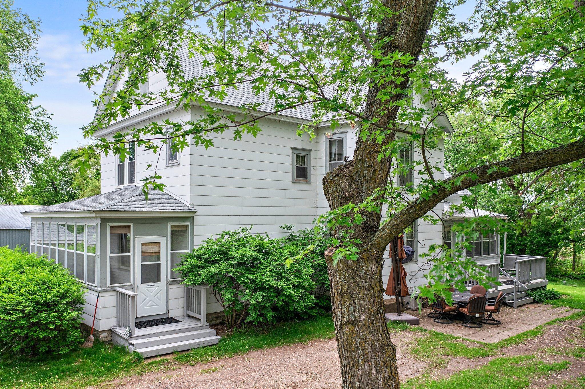 52905 Deerwood Avenue