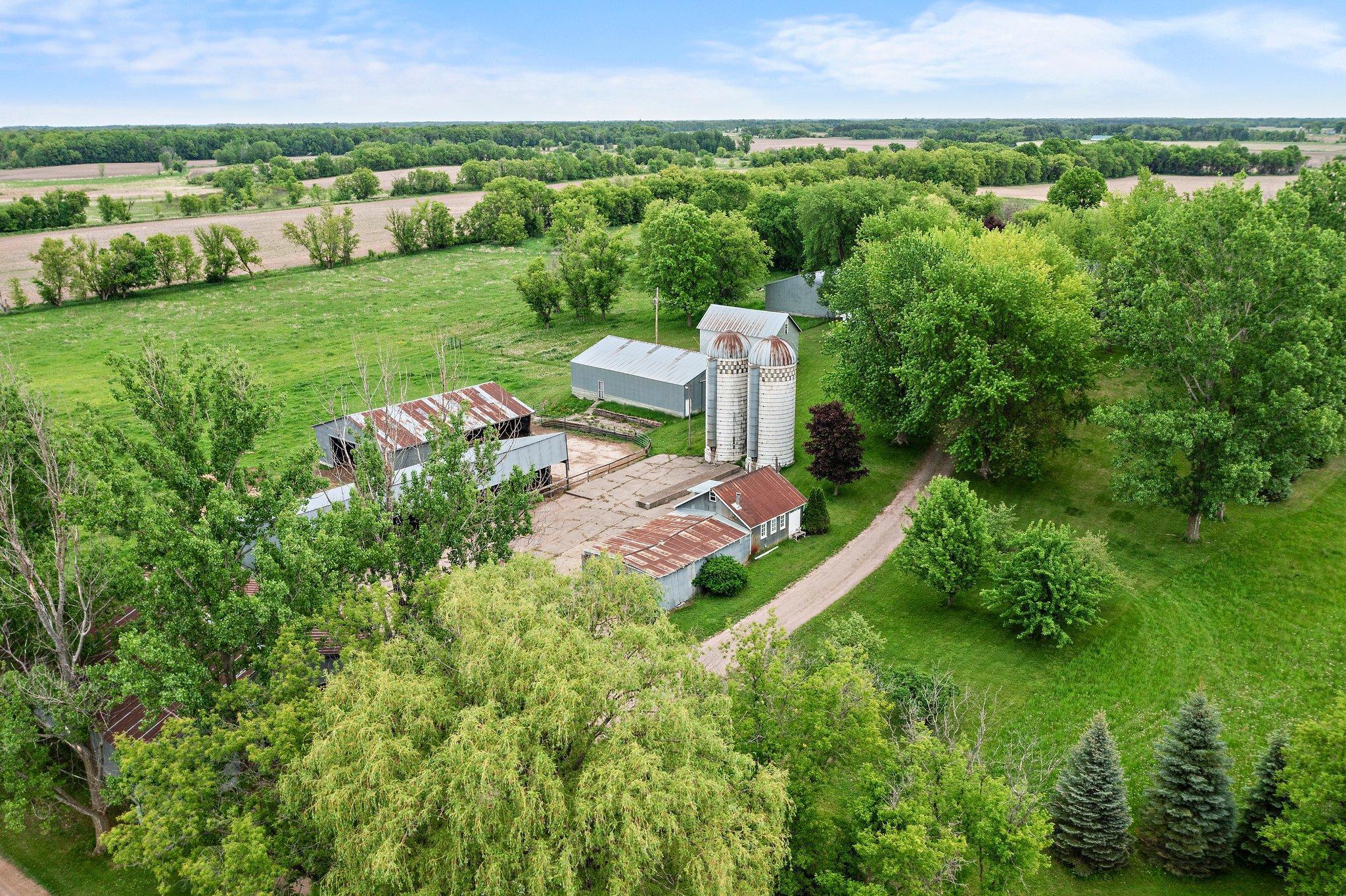 52905 Deerwood Avenue