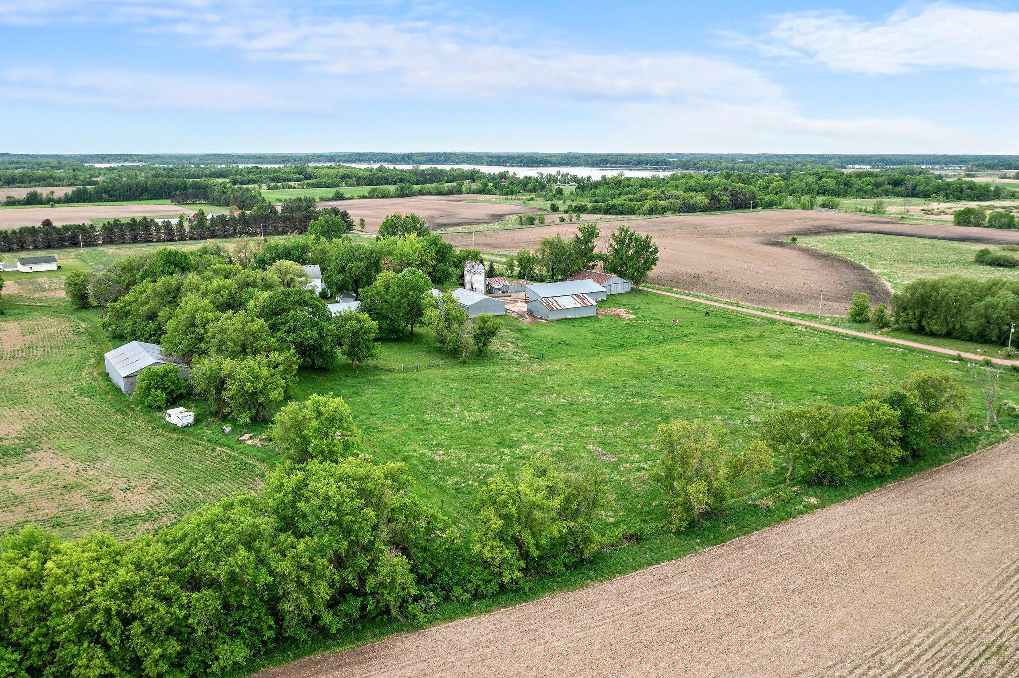 52905 Deerwood Avenue