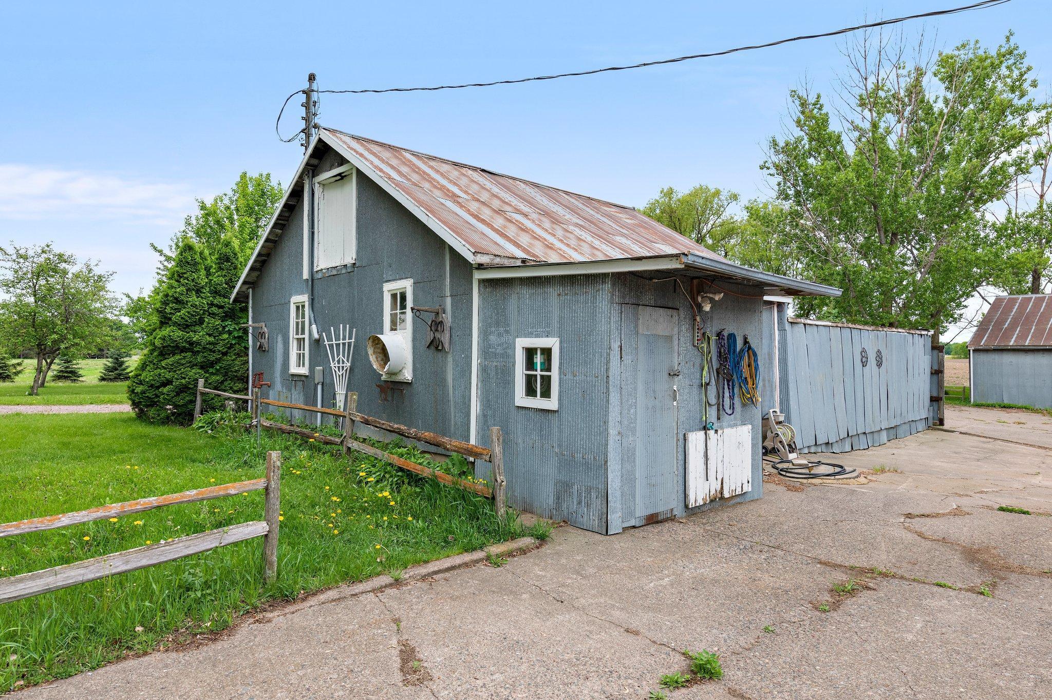 52905 Deerwood Avenue