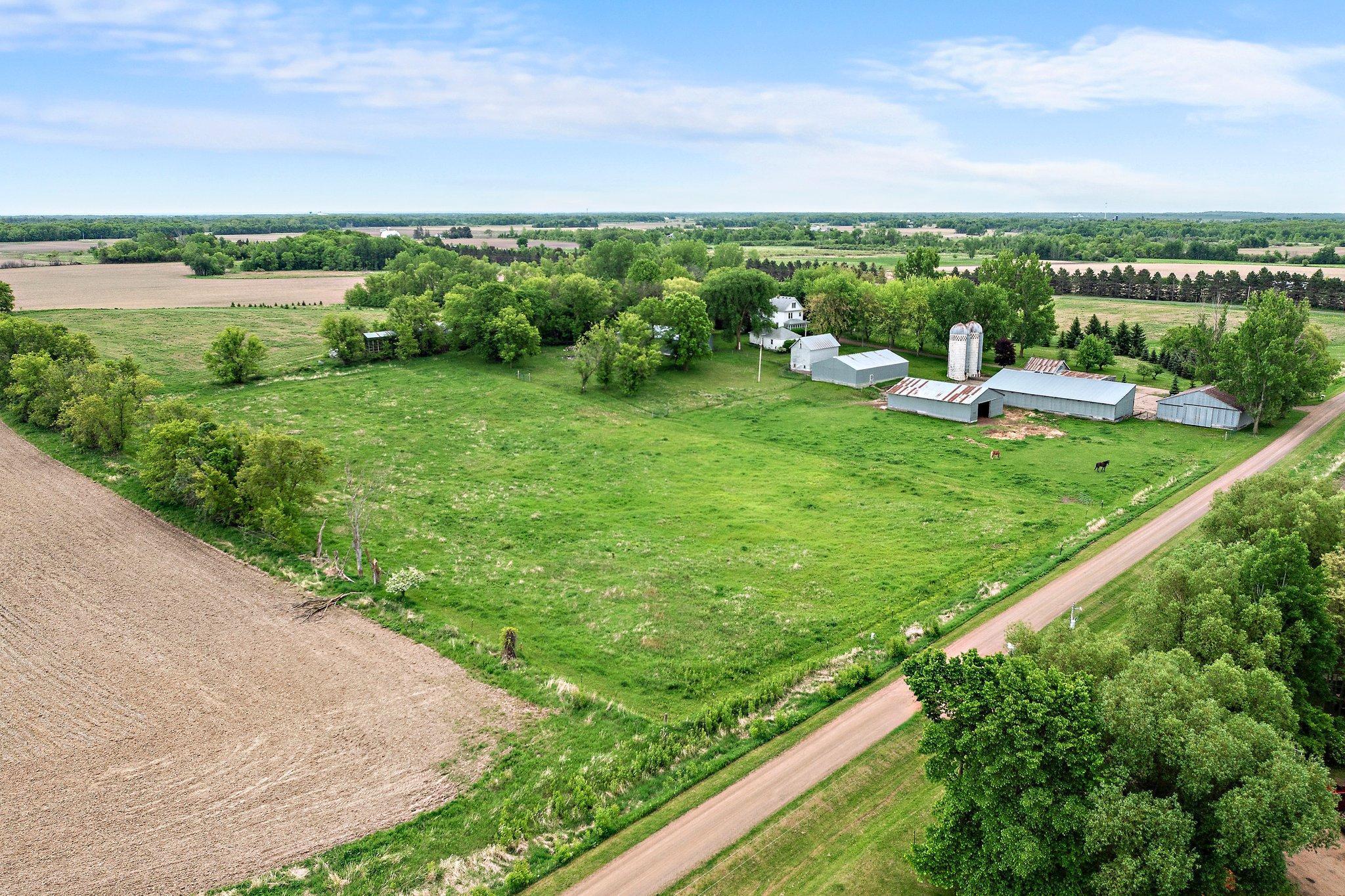 52905 Deerwood Avenue