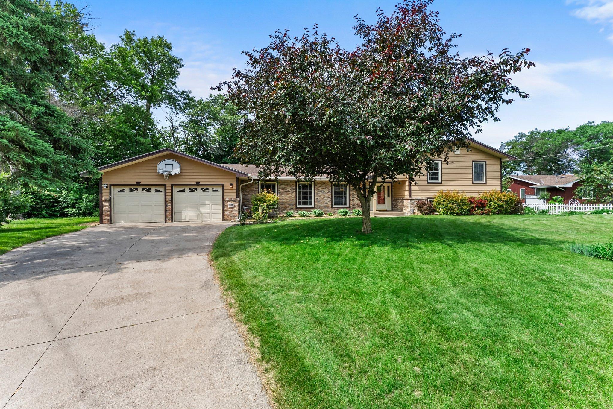 331 Sunset Lane N