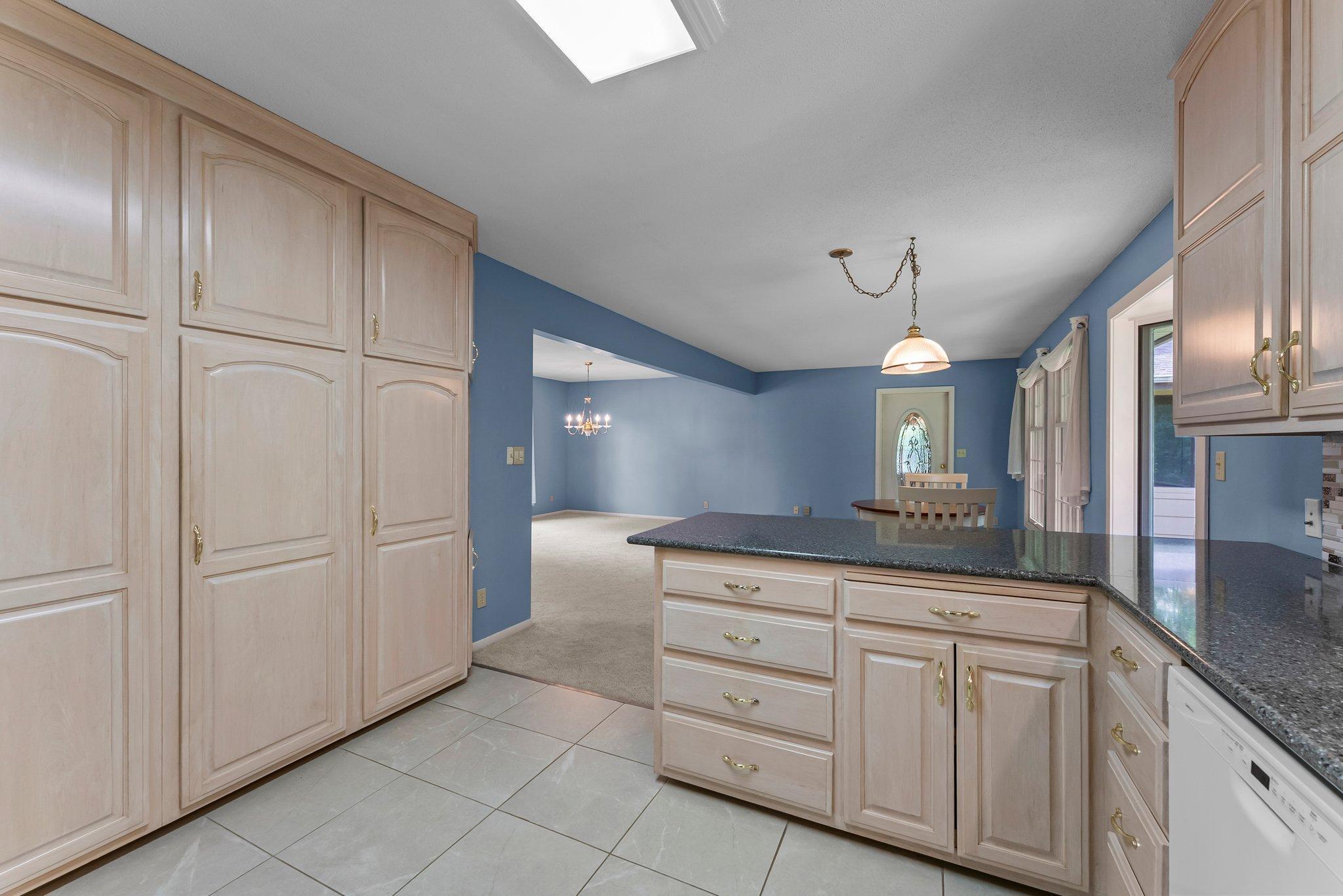331 Sunset Lane N