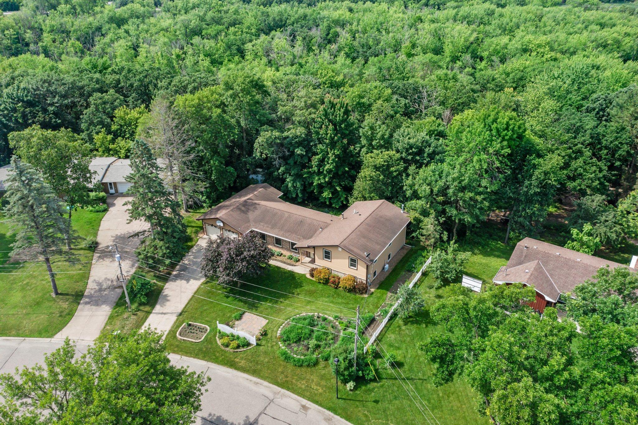 331 Sunset Lane N