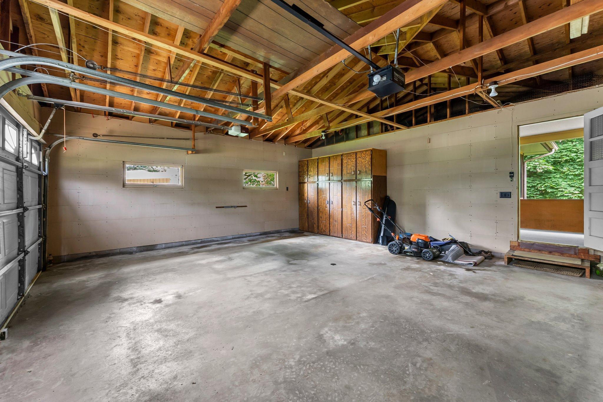 331 Sunset Lane N