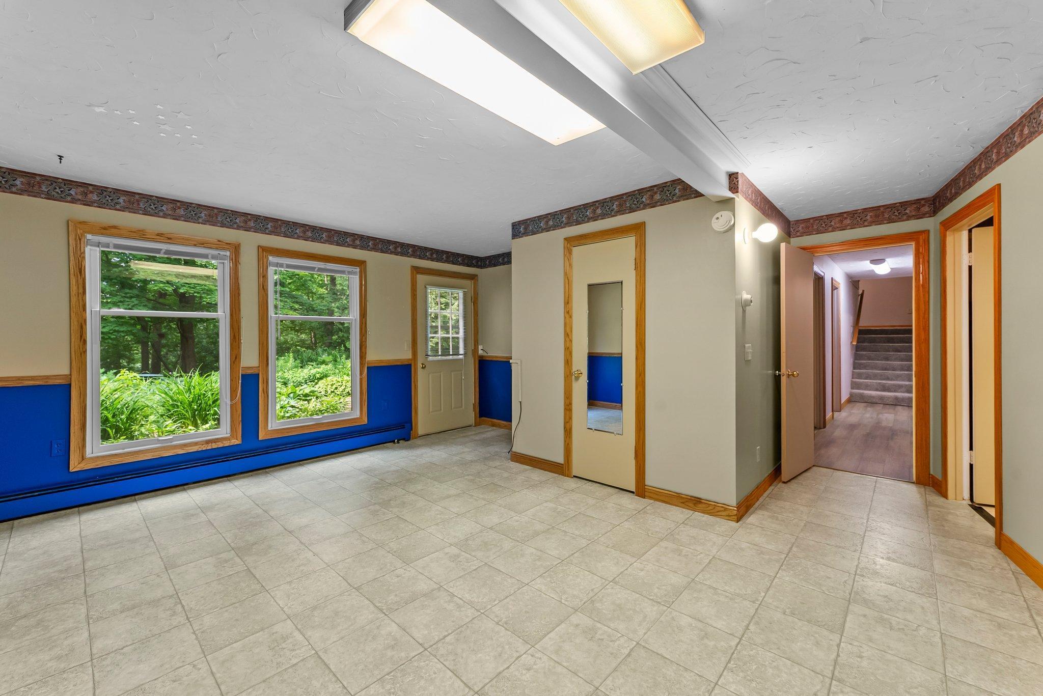 331 Sunset Lane N