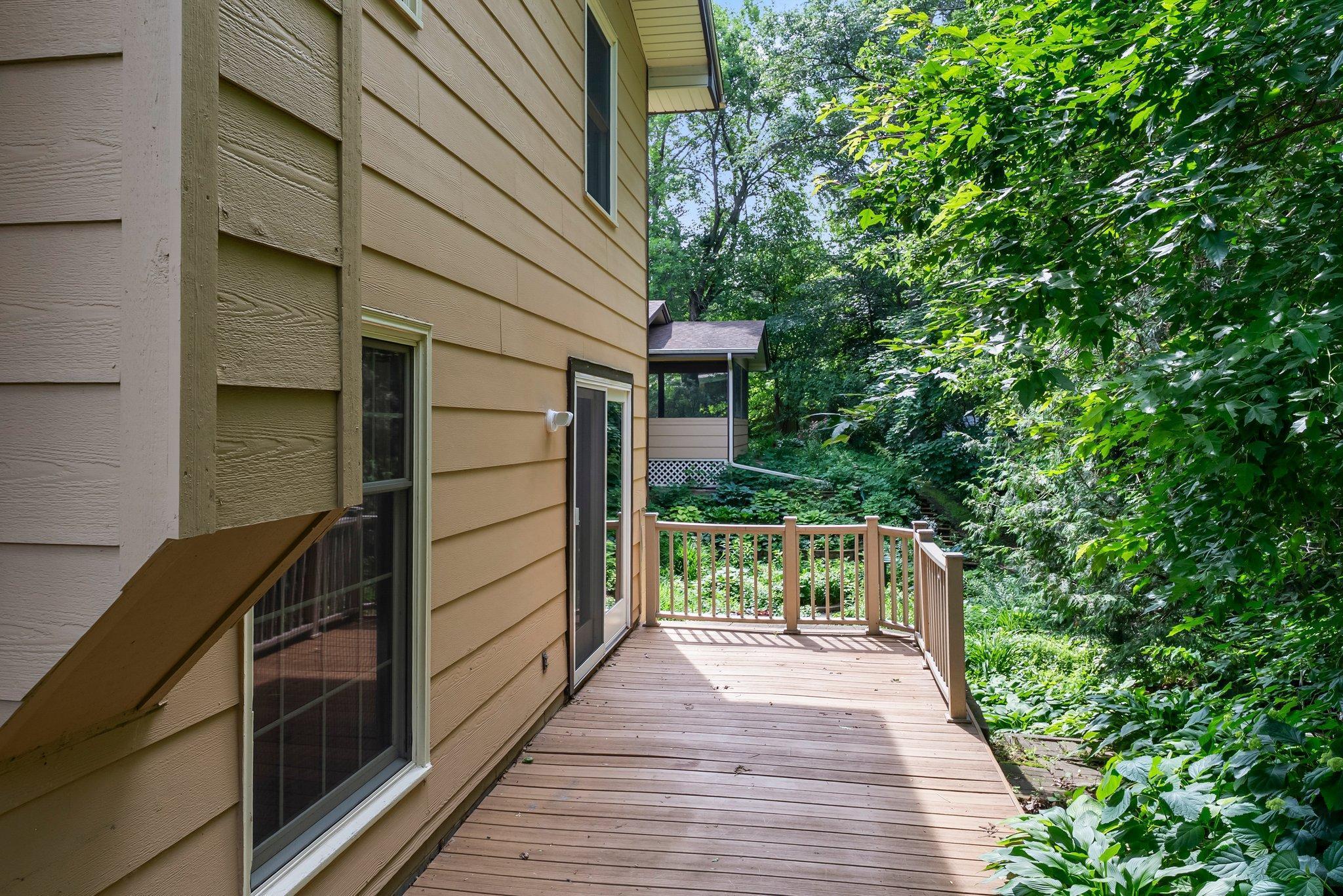 331 Sunset Lane N