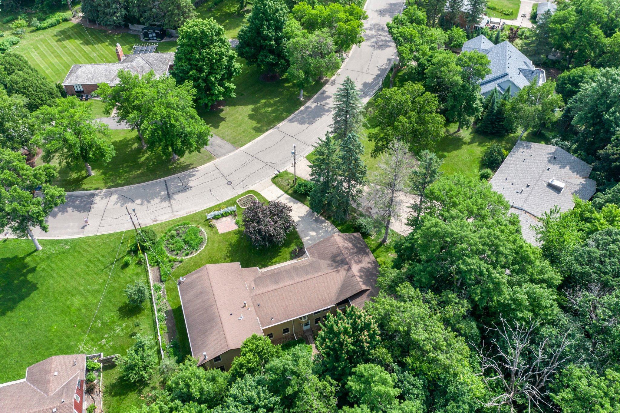 331 Sunset Lane N