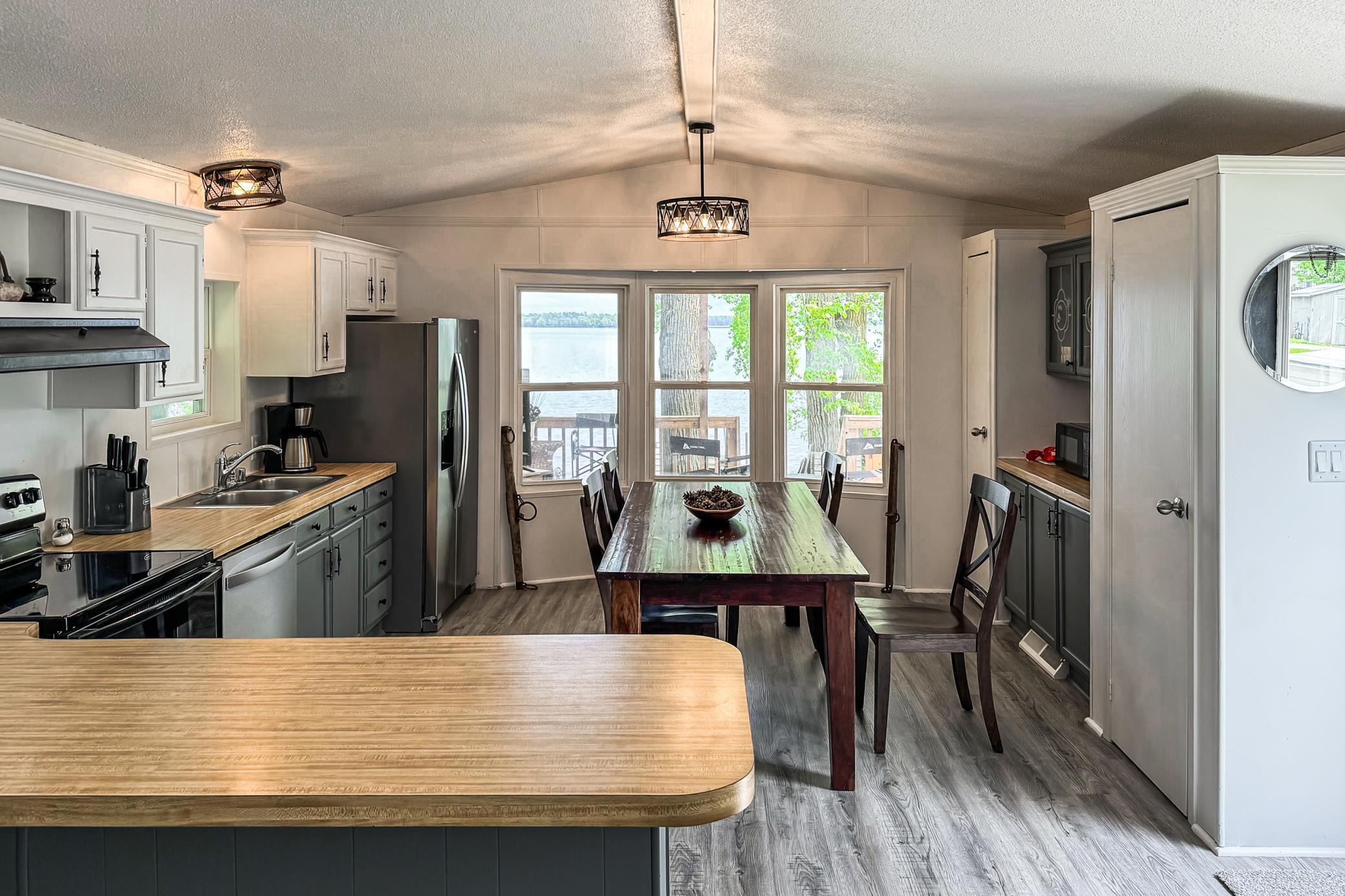 10924 Lakeview Shore Drive