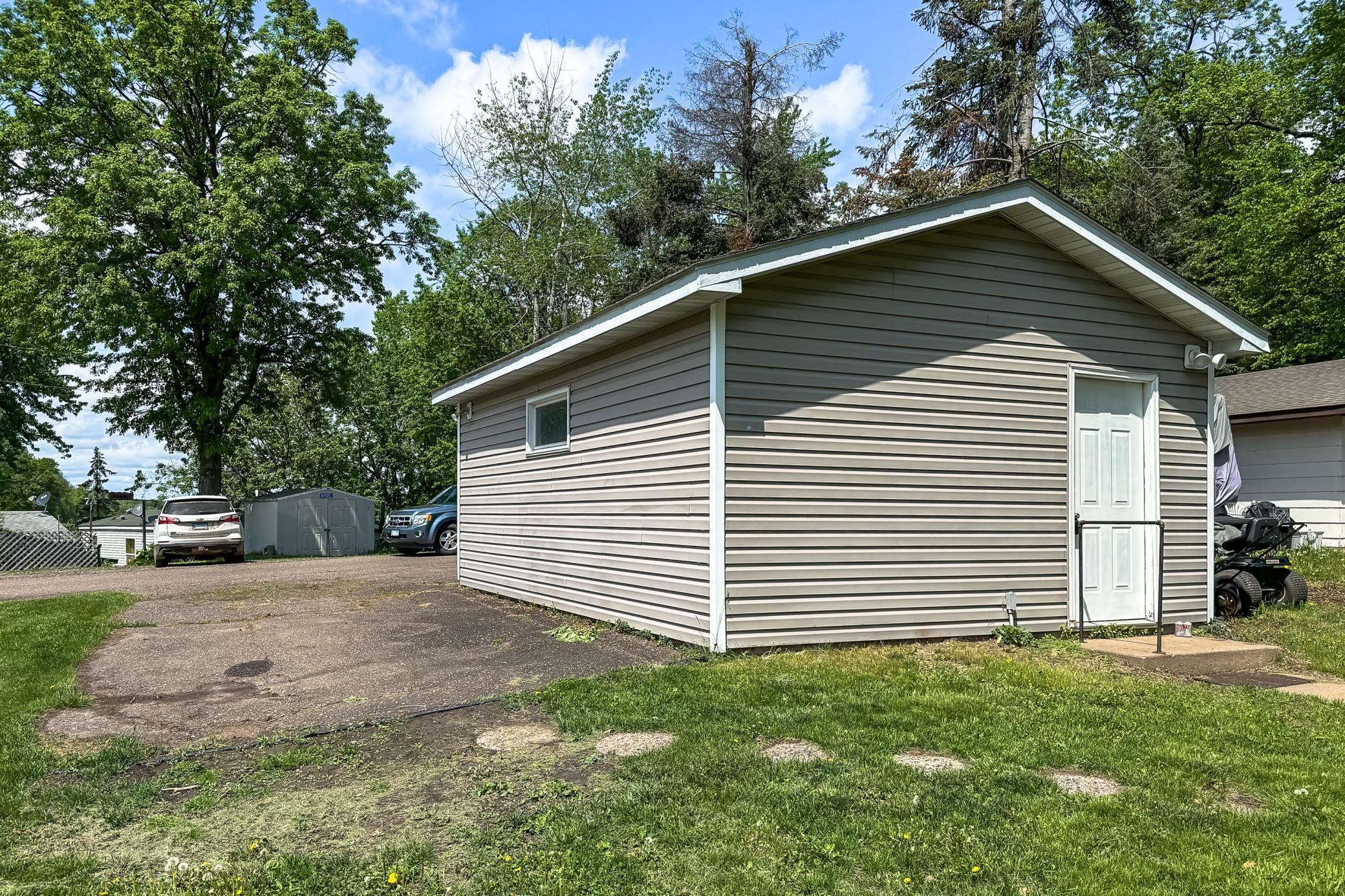 10924 Lakeview Shore Drive