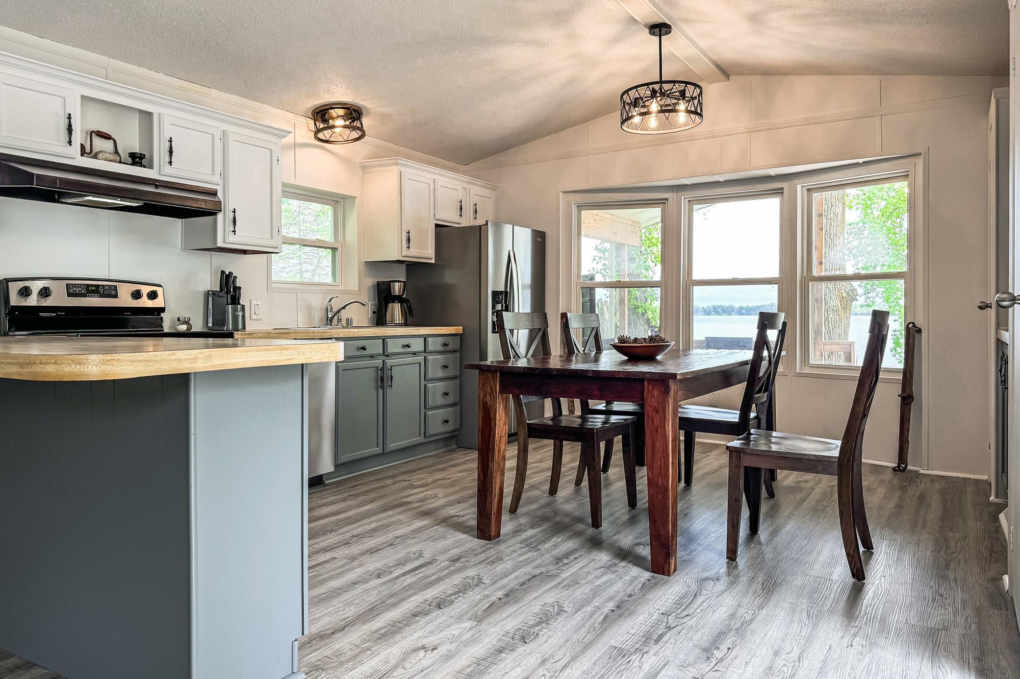 10924 Lakeview Shore Drive