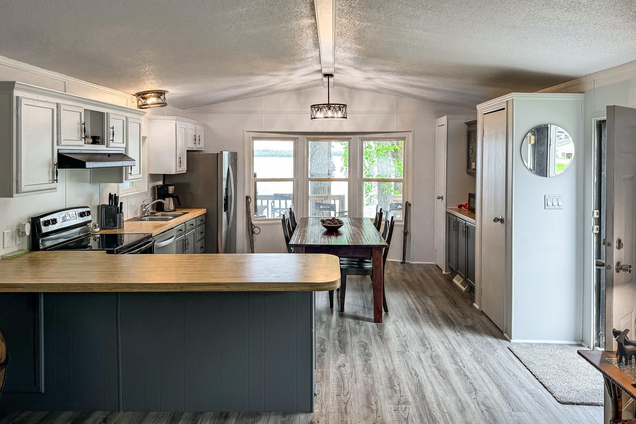 10924 Lakeview Shore Drive