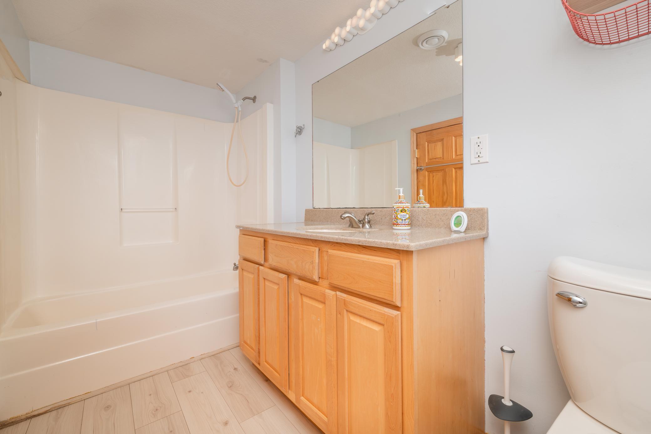 31512 London Drive NE