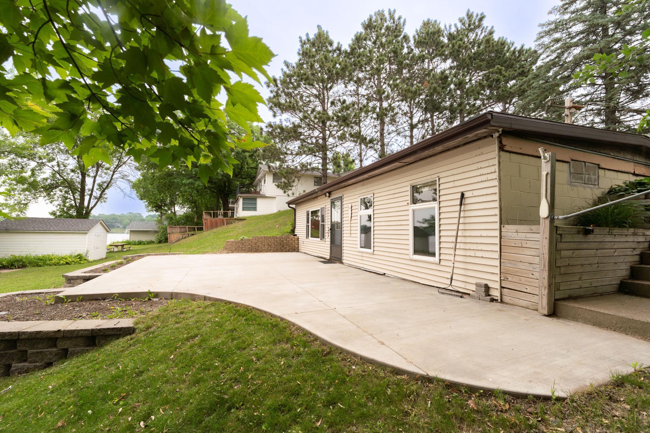 31512 London Drive NE