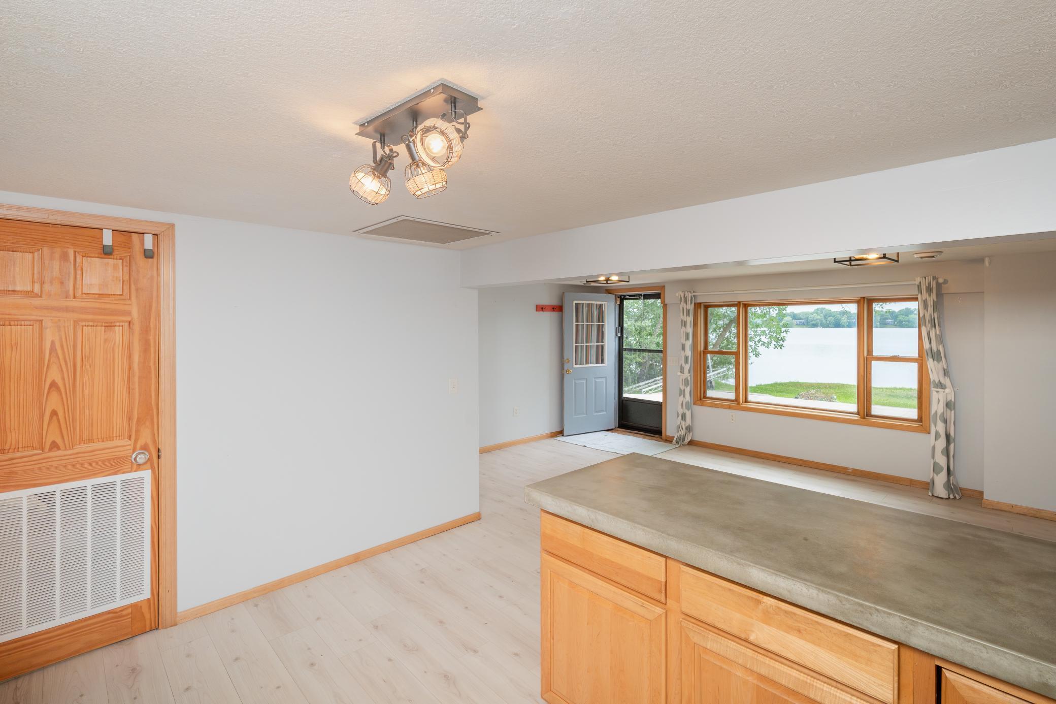 31512 London Drive NE