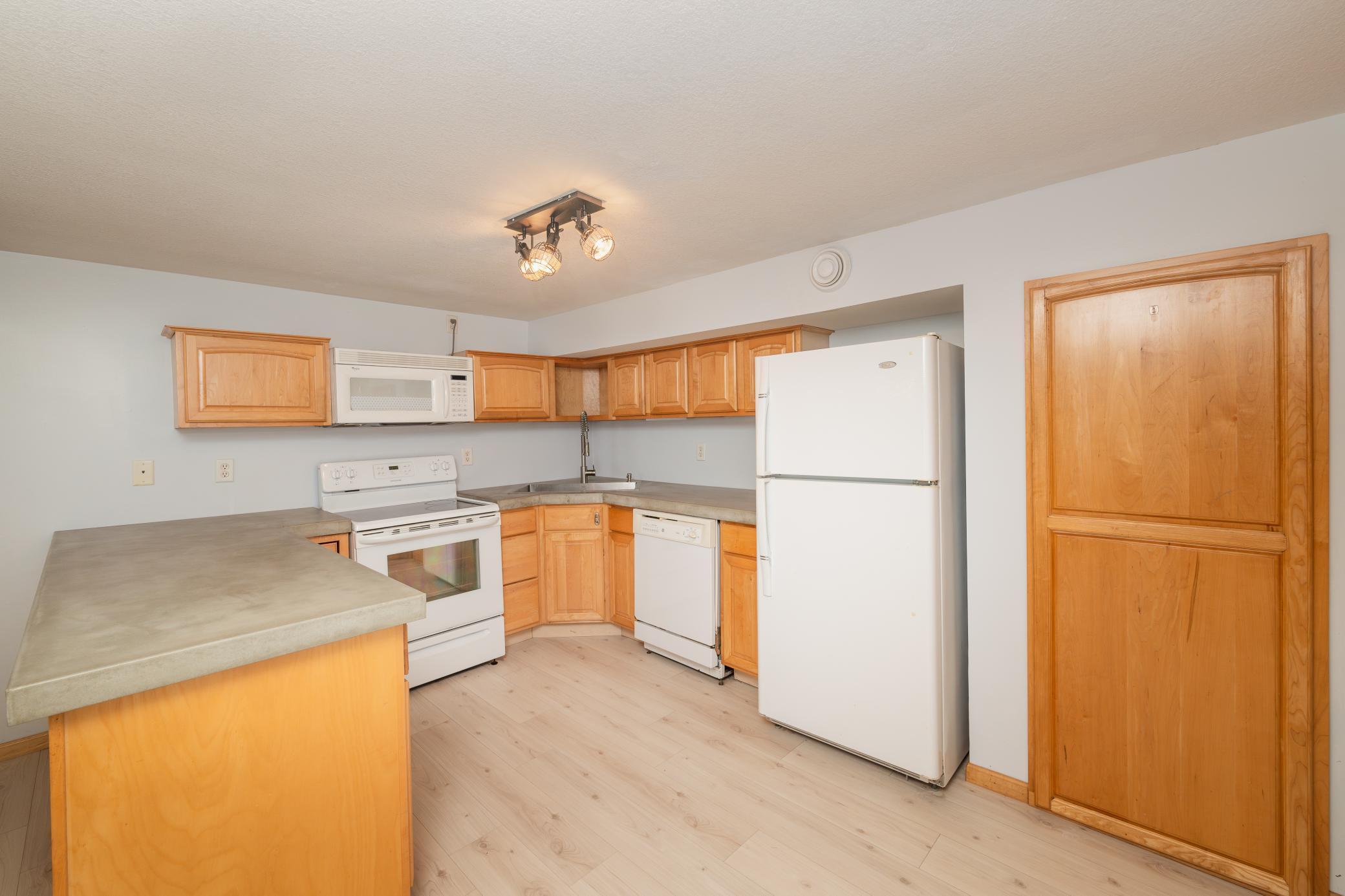 31512 London Drive NE