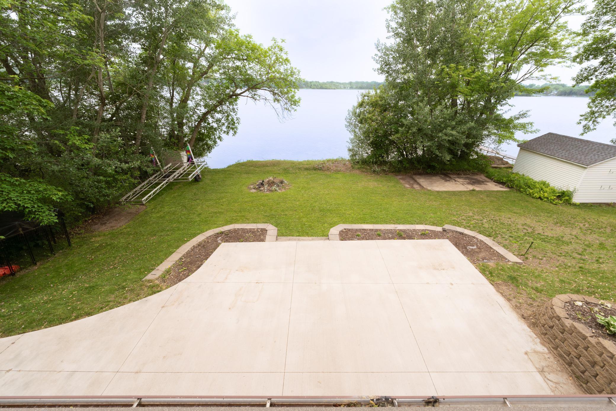 31512 London Drive NE