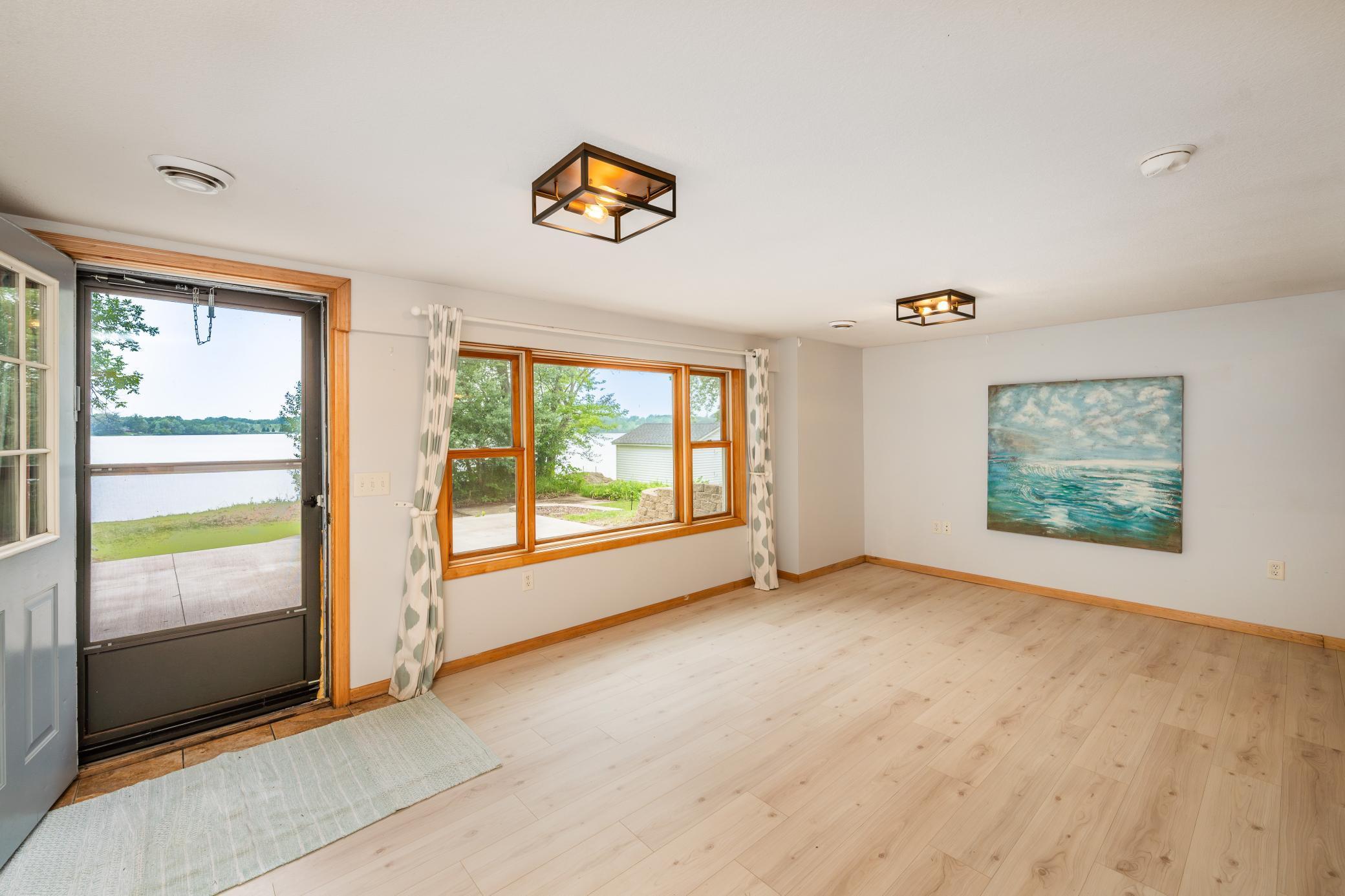 31512 London Drive NE