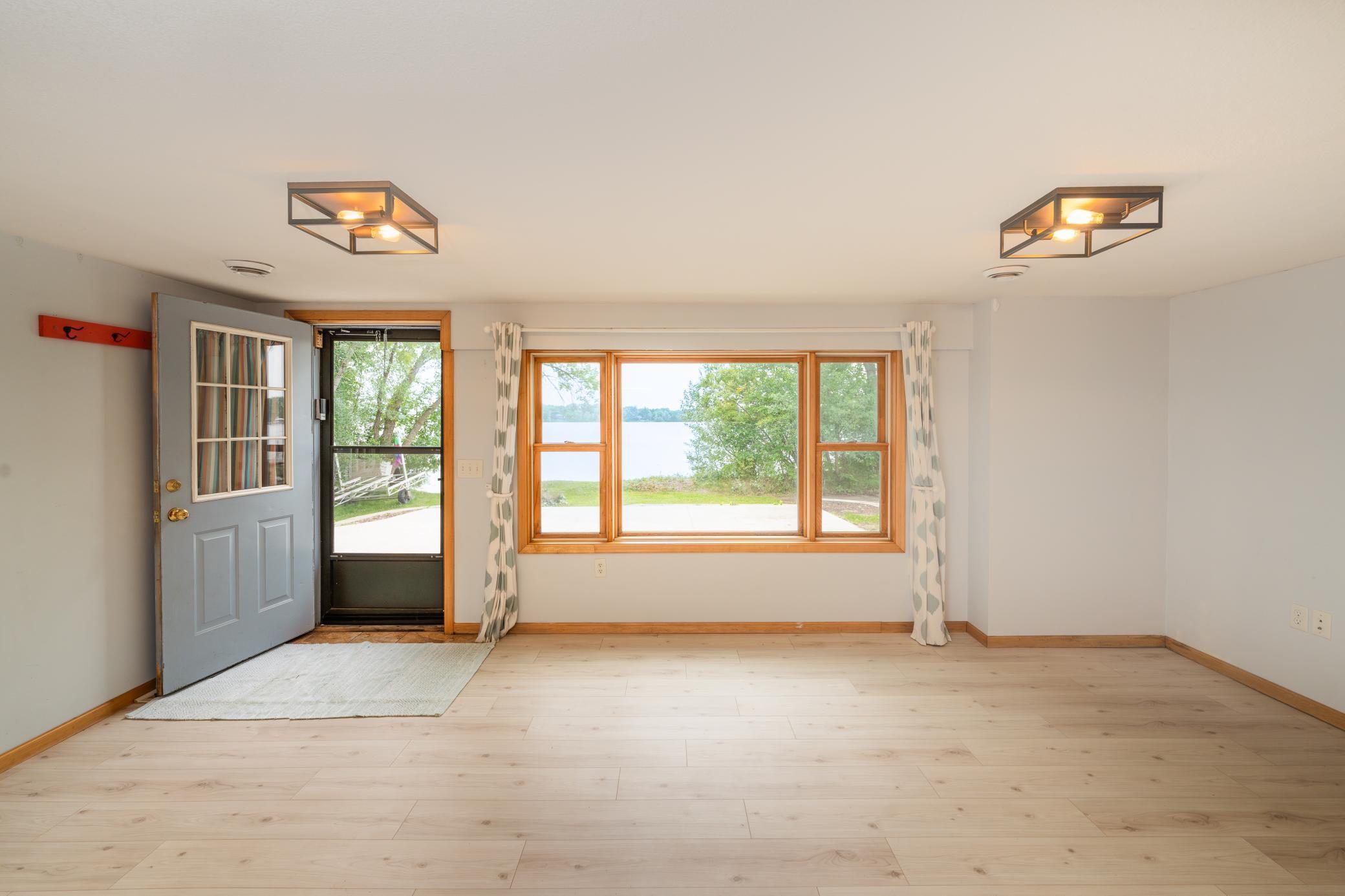 31512 London Drive NE